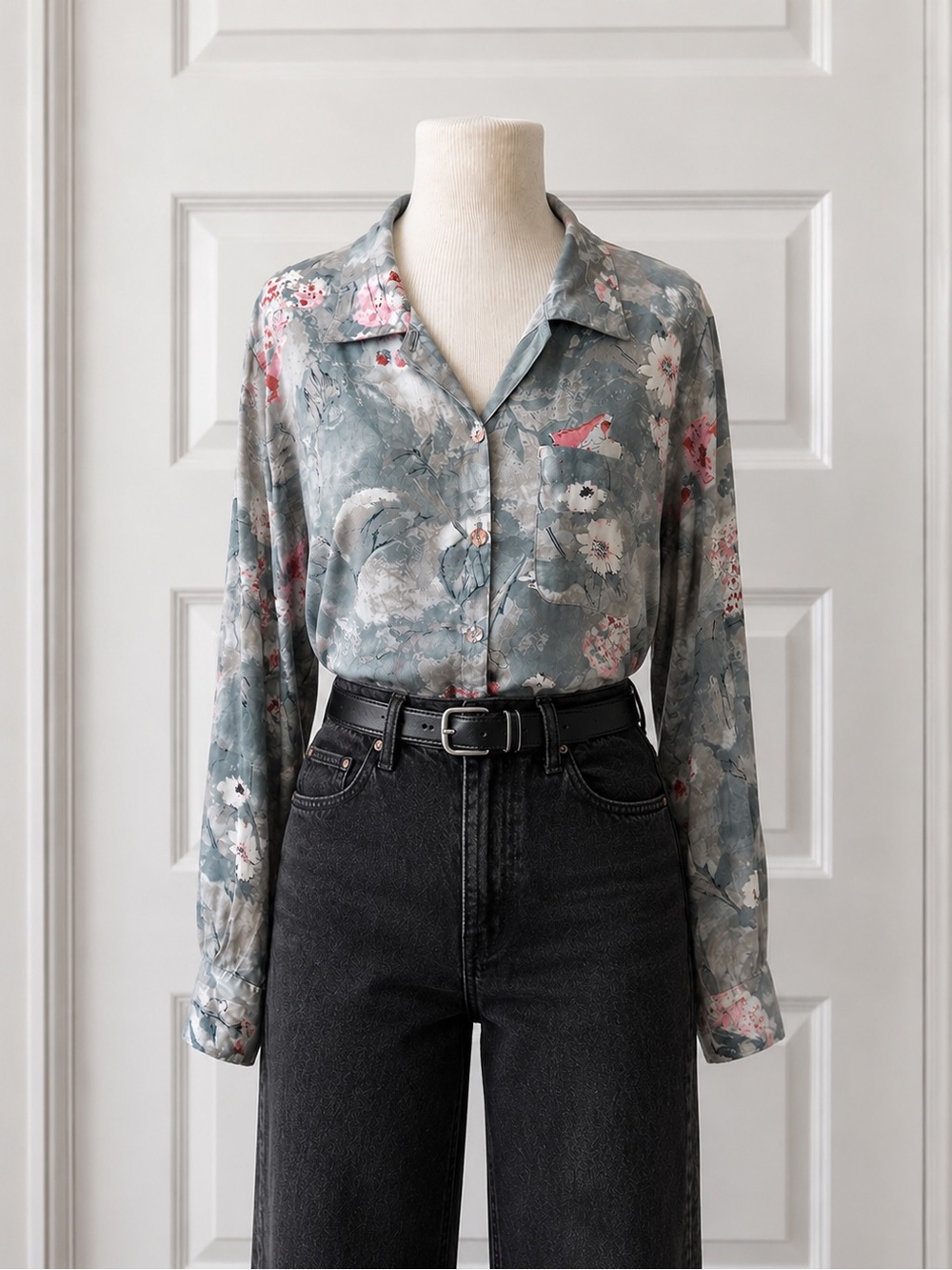 Vintage 90s Carole Little Floral Button Down Blouse Women’s Size 8 Gray Pink Art